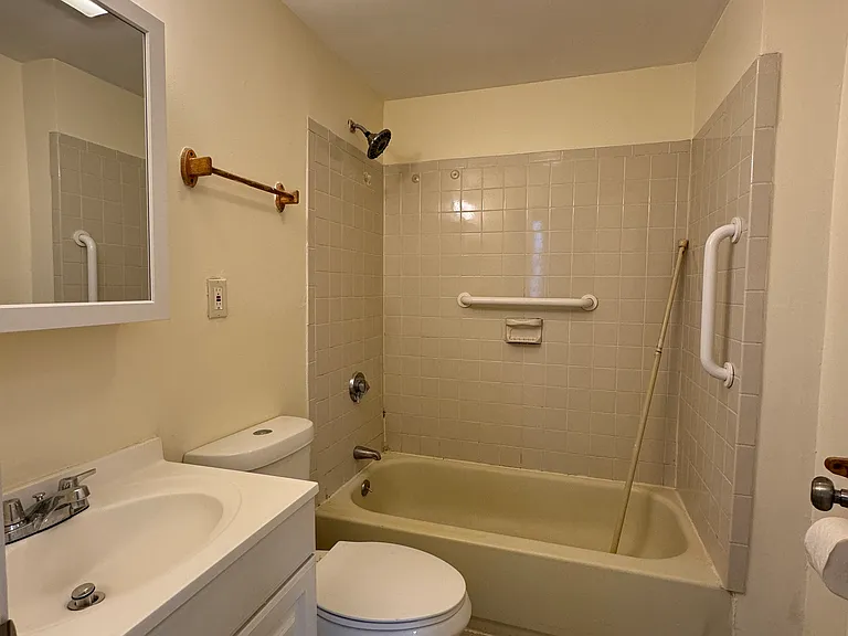 3 Woodbine St #1 — Photo 11