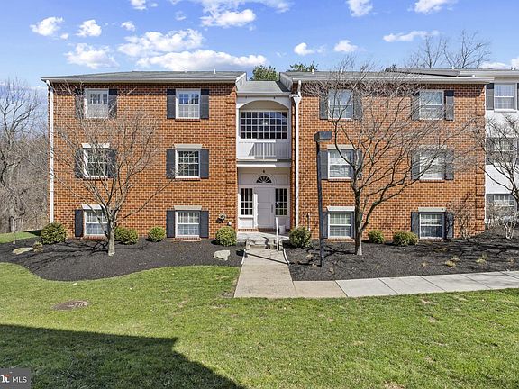 2nd image of 6 Gurteen Ct Unit 301