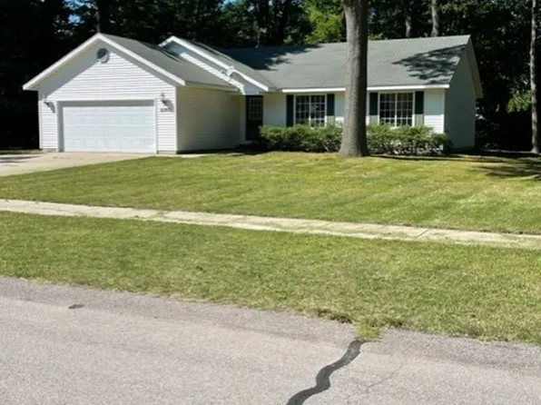 2261 Joshua St, Stevensville, MI 49127
