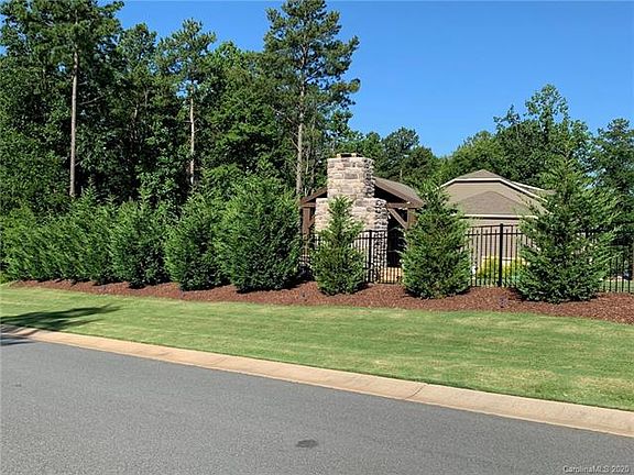 5th image of 105 Abbeville Ln