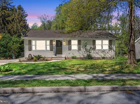249 Breezewood Dr, Hanover, PA 17331