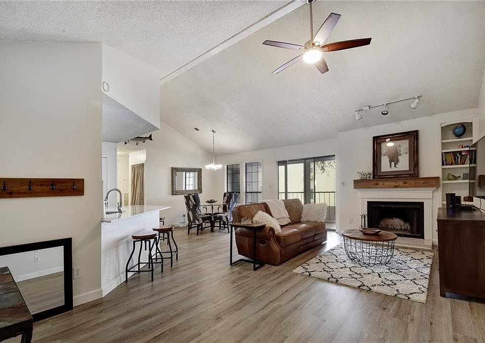 1st image of 1202 Thorpe Ln APT 404
