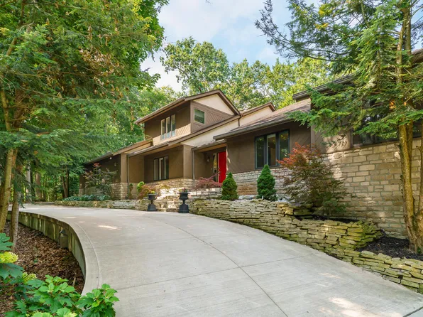 630 Woods Hollow Ln, Powell, OH 43065