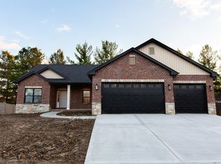 703 Wheatfield Rd, O'Fallon, IL 62269