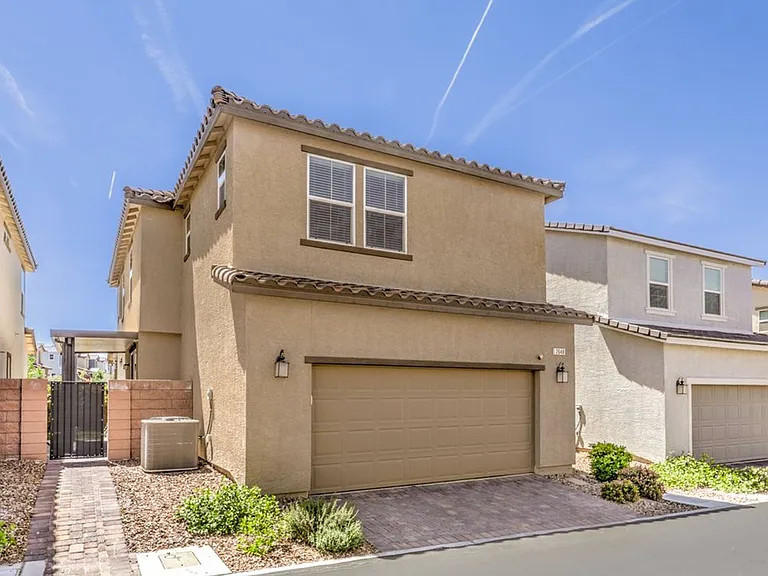 2648 Montesilvano Pl — Photo 44