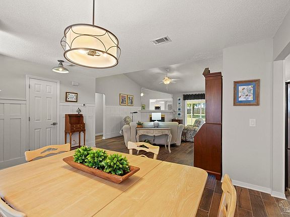 5th image of 4075 Erika Ct