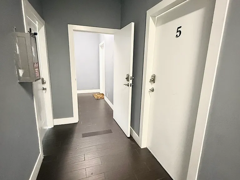2330 E Cesar E Chavez Ave #5-8 — Photo 13