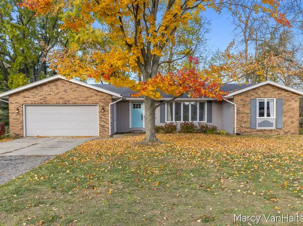 10629 Brookview Dr, Zeeland, MI 49464