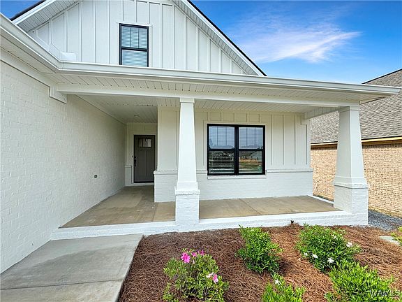2nd image of 2439 Vesta Dr