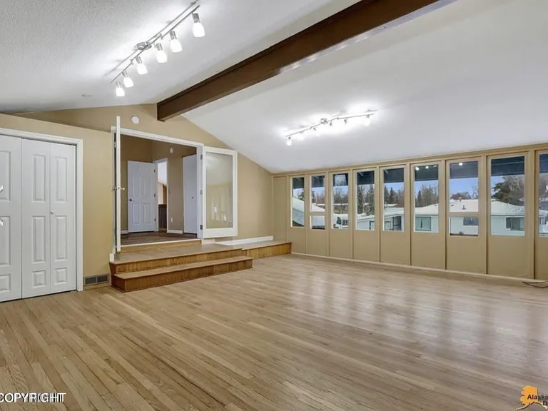 2905 Turnagain St — Photo 3