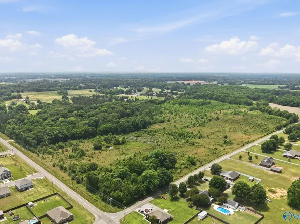 18285 Wells Rd, Athens, AL 35613
