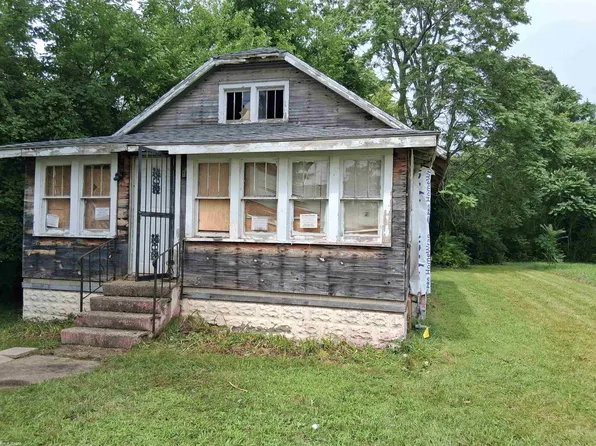 1177 Highland Ave, Benton Harbor, MI 49022