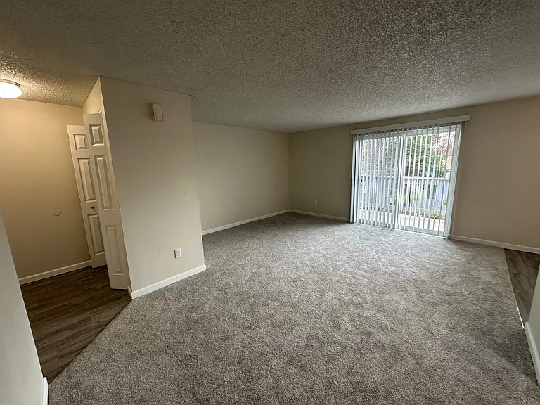 Evanbrook Apartments — Photo 69