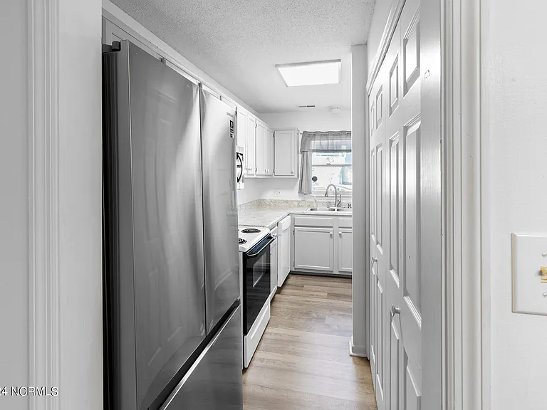 135 Greenford Pl — Photo 4