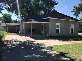 217 Delia Ave, Minneapolis, KS 67467