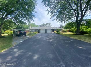 109-111 Stone Ridge Ct, Altamont, NY 12009