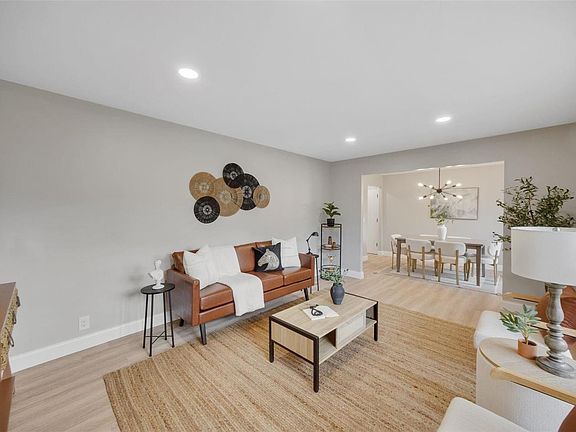5th image of 2053 Greenheath Dr