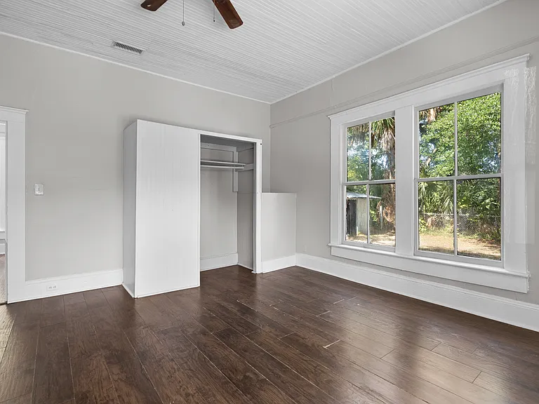 853 Saint Clair St — Photo 16
