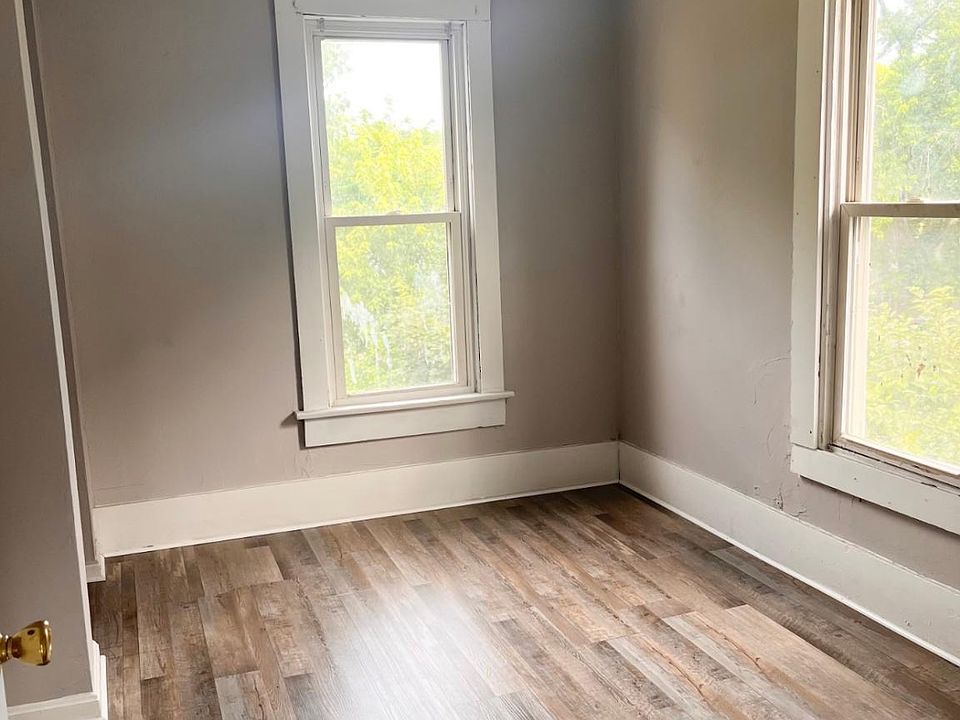 1st image of 141 Annadale Ave