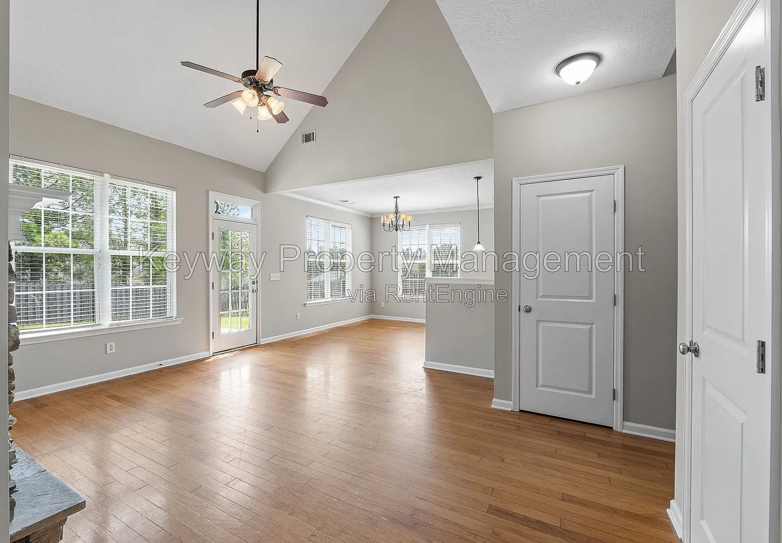 4 bed, 2.5 bath, 2522 sqft, $2,150 — Photo 3