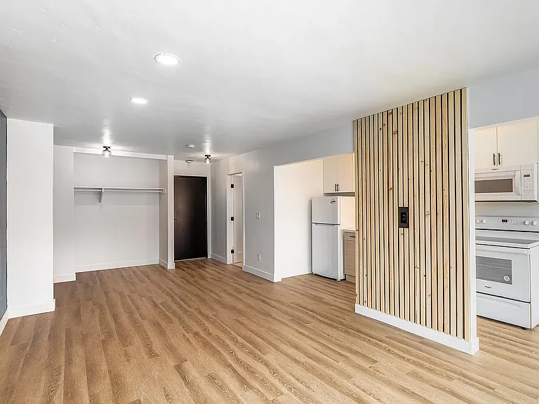 2821 Morena Blvd #7 — Photo 9