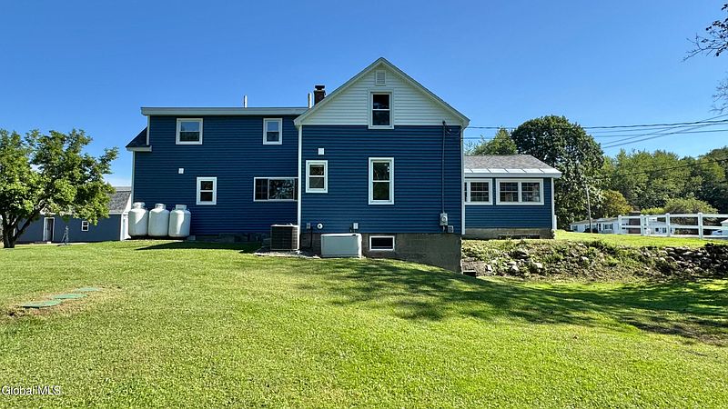 4th image of 851 County Highway 106