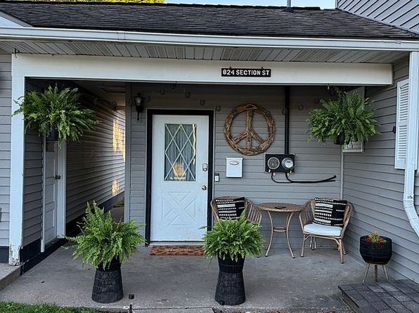 824 Section St