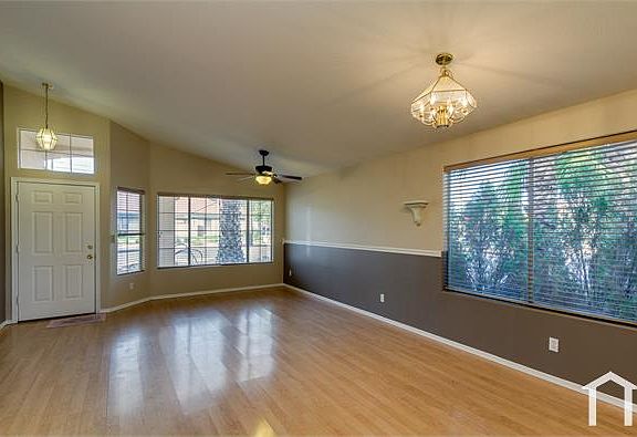 2nd image of 217 W Grovers Ave