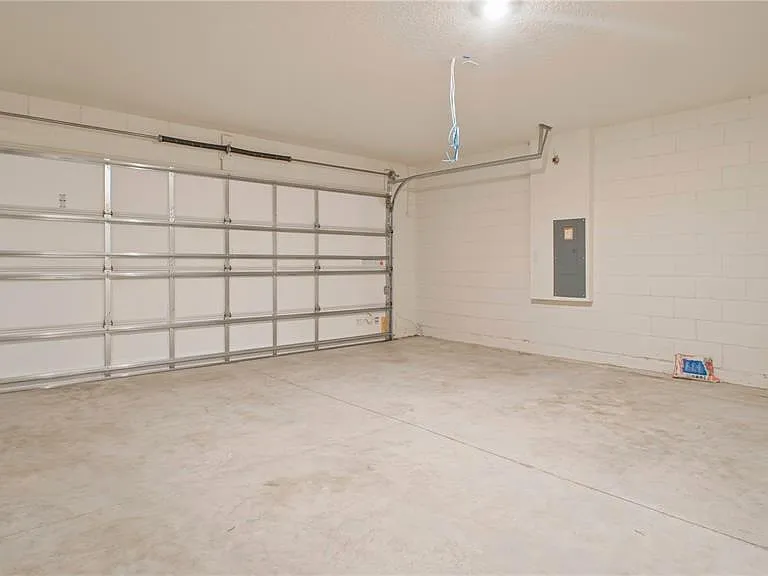 2942 Lavanda Dr — Photo 25