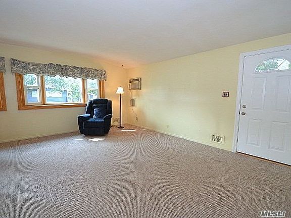 5th image of 4 Duane Dr