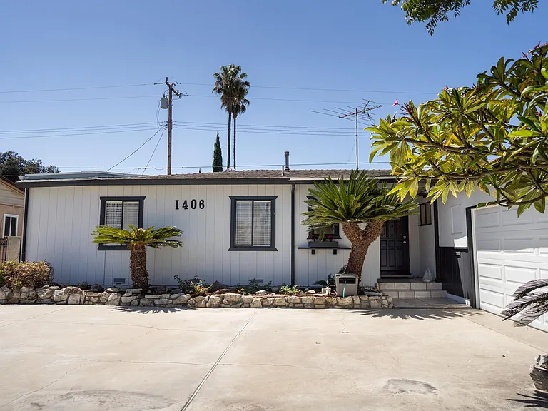1406 W Roberta Ave — Photo 19