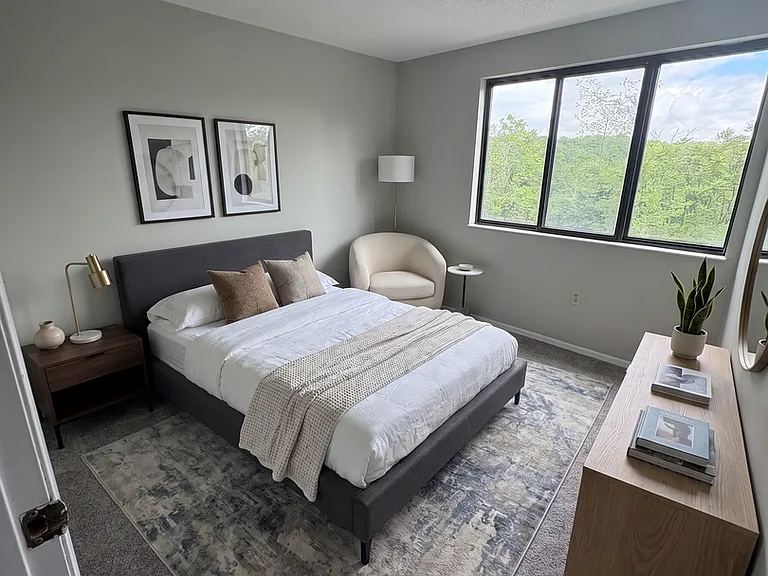 St. Clair Woods Apartments — Photo 39