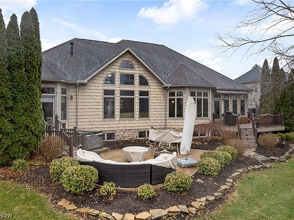 4th image of 2229 E Park Dr