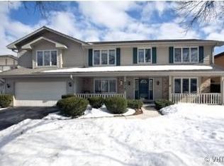 5727 Deer Creek Ln, Westmont, IL