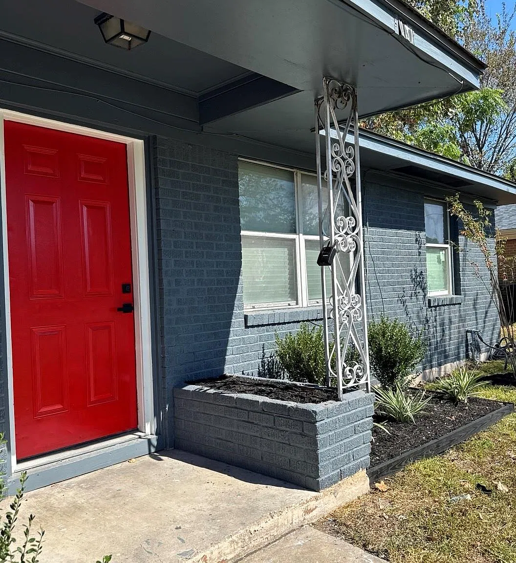3 bed, 2.0 bath, 1204 sqft, $1,800 — Photo 2