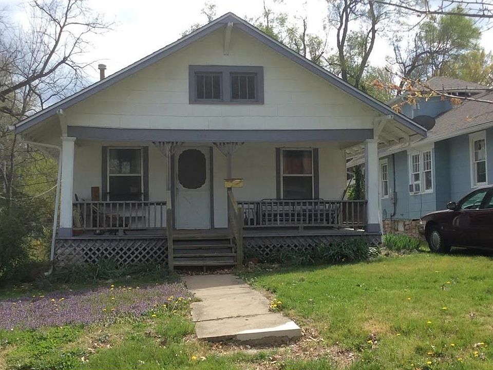 1st image of 1431 E 79th St