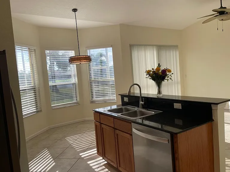 Breakfast area, lake view