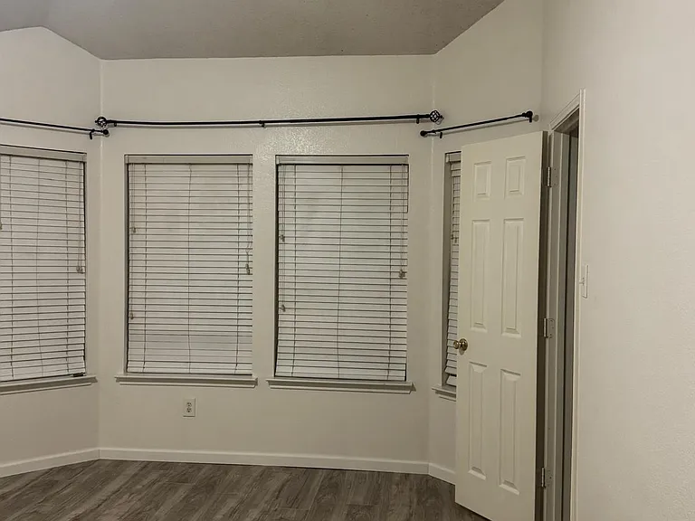 324 Arbor Glen Dr — Photo 11
