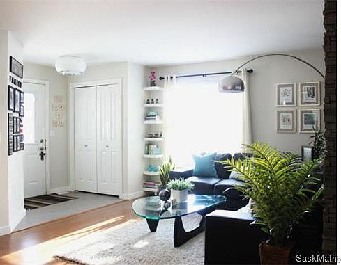 2nd image of 703-1015 Patrick Cres #703