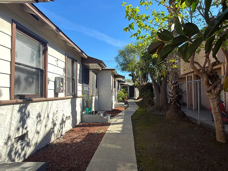 1934 Pine Ave — Photo 14