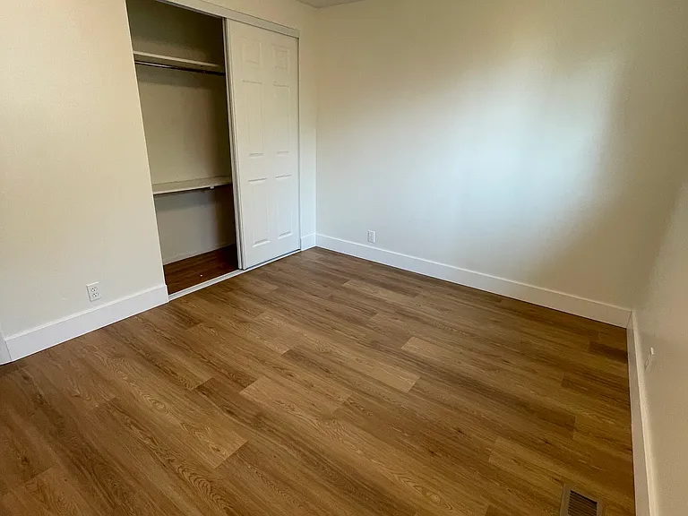 807 E Whitemaple Way — Photo 12