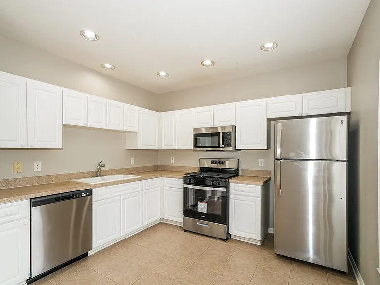 3202 Shamrock Park Pl — Photo 9