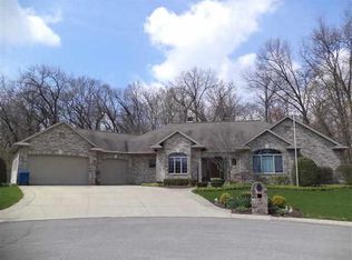 230 Greenfield Dr, Middlebury, IN 46540