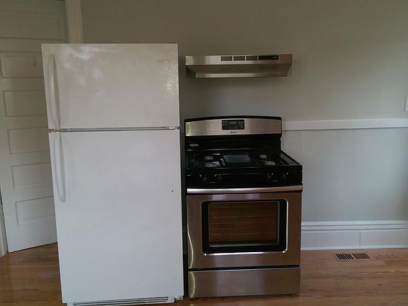 4th image of 1512 Greenwood St #1