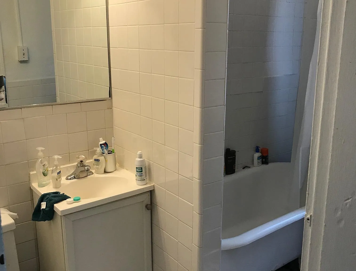 Studio, 300 sqft, $2,600 — Photo 4