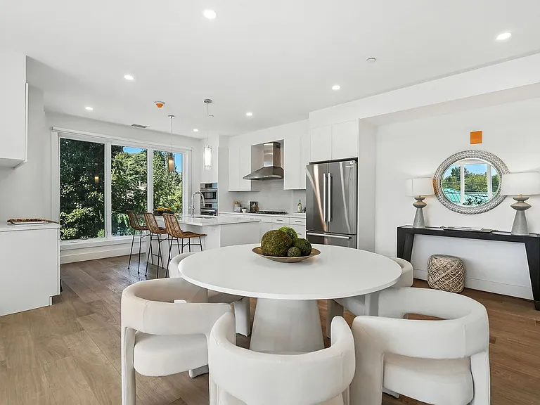 Harrison Grand — Photo 9