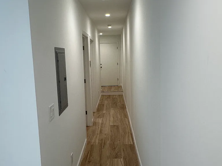1672 Oxford St #19 — Photo 10