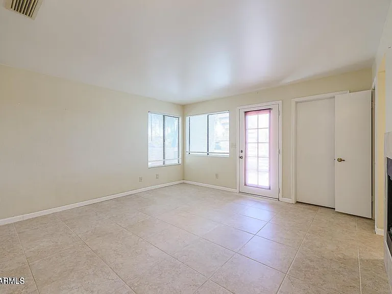 19820 N 13th Ave #125 — Photo 5