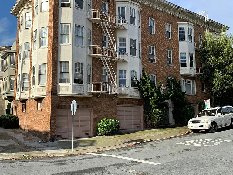 2815 Filbert St #204 — Photo 14