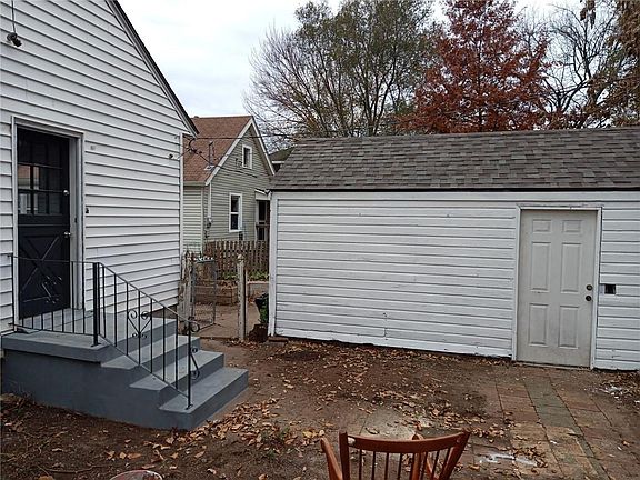 5th image of 1310 E 60th St